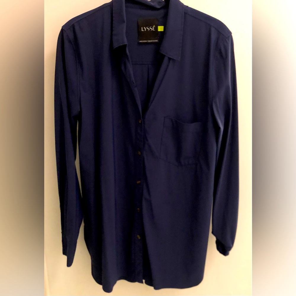 Lysse shiffer shirt.